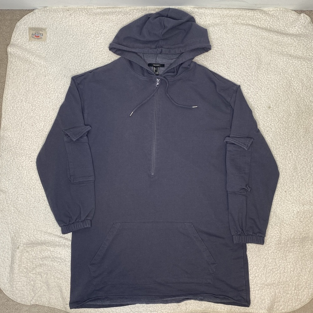 Forever 21 Women’s Grey 1/2 Zip Hoodie: Size Medium
